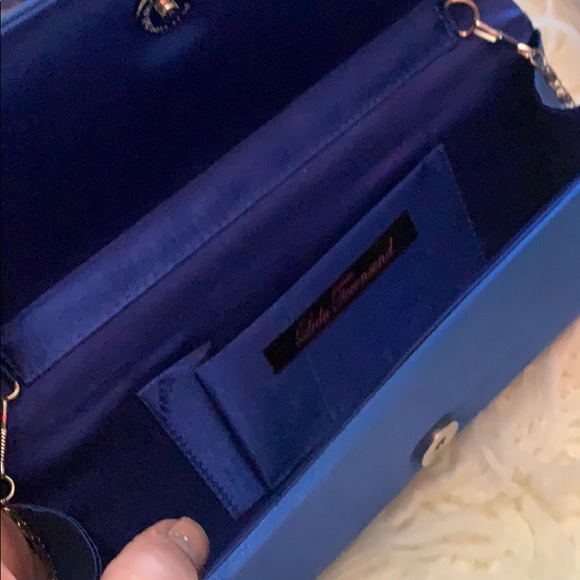 Purses 👛 - Picture 3 of 4